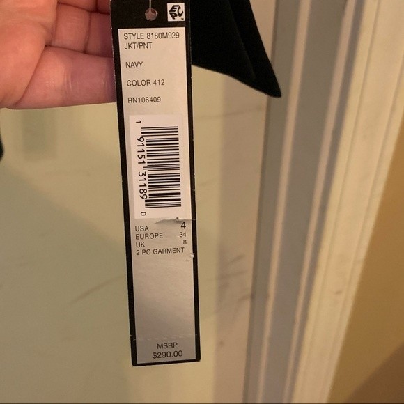 NWT Tahari Aurthur S. Levine Navy Blue Blazer/Jacket. Size 4. - Picture 7 of 7